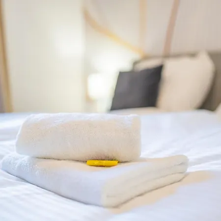 M&o Apartment, Zentral In Innenstadt-& Bahnhofsnaehe - Parkgarage Lägenhet