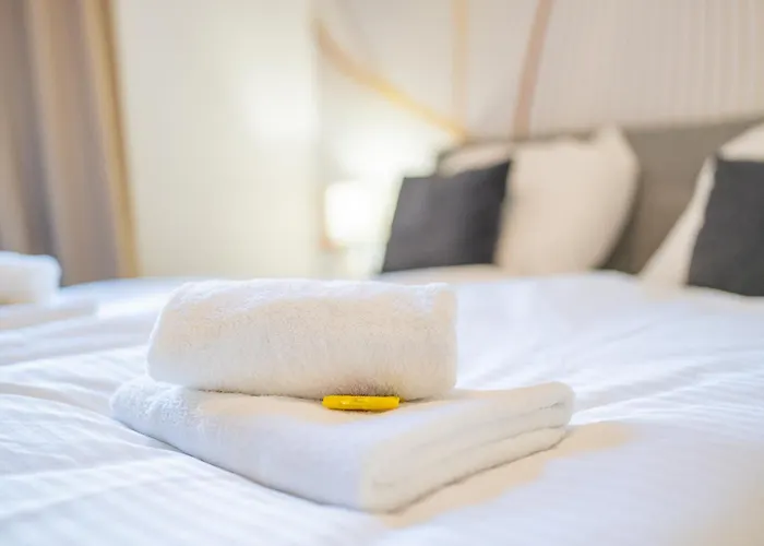 M&o Apartment, Zentral In Innenstadt-& Bahnhofsnaehe - Parkgarage Lägenhet