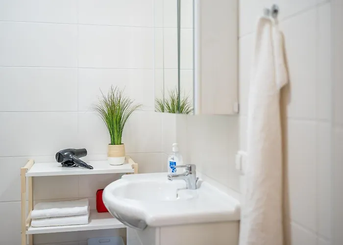 M&o Apartment, Zentral In Innenstadt-& Bahnhofsnaehe - Parkgarage Lägenhet