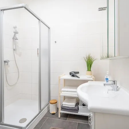 M&o Apartment, Zentral In Innenstadt-& Bahnhofsnaehe - Parkgarage アパート